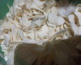 Foto langkah ke 2 dari resep Kripik Singkong Asam Manis.