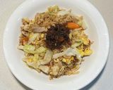 Cabbage Fried Rice with Dry Flying Fish Hot Sauce 高麗菜炒飯佐飛魚辣醬的食譜步驟2照片