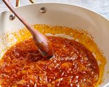 Gambar langkah 2 resipi Gulai Kari Bawal Emas.