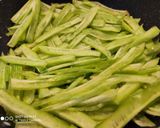A picture of step 4 of Fried bitter gourd.