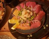 Foto del paso 2 de la receta: Entrada de Sashimi con plato de fondo Salmón, Paella y Puerros