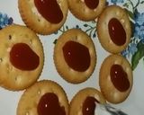 A picture of step 2 of Monaco biscuits topping.