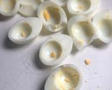 Foto del paso 2 de la receta: Huevos rellenos fáciles