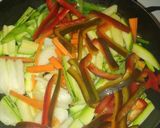 Foto del paso 2 de la receta: Salmón a la essen con verduras salteadas!