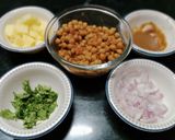 A picture of step 2 of Safed Chana Chaat.