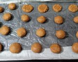 A picture of step 4 of Peanut Butter Cookies.