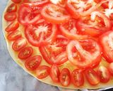 Une image de l'étape 2 de Tarte fine à la tomate moutarde.