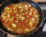 Une image de l'étape 12 de Diable de courge sucrine farcie morue,poivron,oignon au bouillon de curry.
