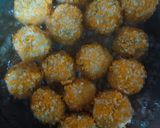 Foto langkah ke 8 dari resep Bola Bola Tepung Beras.