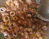 Foto langkah ke 4 dari resep Sambal Cumi Asin dan Kembang Turi.