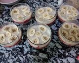 صورة لخطوة 4 من وصفة تحلية الموز والفراولة