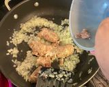 รูปขั้นตอนการทำที่ 3 ของ สปาเกตตี sausage & spinach (ไส้กรอกและผักโขม)