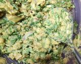 A picture of step 4 of Methi and Palak ke Pakode.