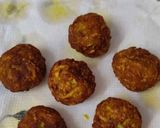 A picture of step 2 of Lauki koftay.