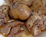 Sertés pecsenye, majoránnás csirkemájjal, savanyúkáposztával recept fázis 4 fotója
