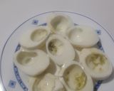 Foto del paso 1 de la receta: Huevos rellenos de gambas y alioli