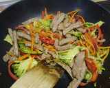 Foto del paso 5 de la receta: Wok de ternera y verduras