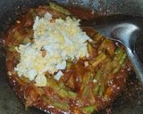Foto langkah ke 3 dari resep Tumis pare pedas telur.