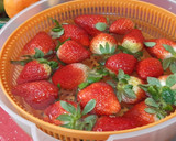 Foto del paso 1 de la receta: Fresas con leche evaporada