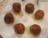 A picture of step 5 of Spanish-Style Meatballs in Sauce.