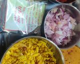 A picture of step 1 of Papad Bhelpuri.