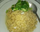 Foto langkah ke 3 dari resep Mie Rebus Tabur Bon Cabe.