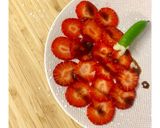 Une image de l'étape 3 de Carpaccio de fraises balsamique citron caviar.