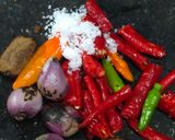 Foto langkah ke 2 dari resep Sambal Brambang Asem Kangkung ala Heni.