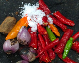 Foto langkah ke 2 dari resep Sambal Brambang Asem Kangkung ala Heni.