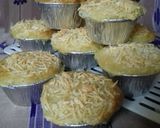 Foto langkah ke 3 dari resep Cheese yoghurt simple cup cake.