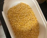 Hình bước làm 1 của món Bánh cuốn ngọt nhân đậu xanh dừa làm bằng chảo chống dính