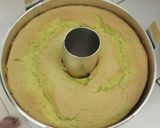 Foto langkah ke 8 dari resep PANDAN Chiffon Cake with poppy seed.