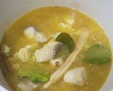 Foto langkah ke 4 dari resep Sop Fillet Kakap Kuah Kuning.