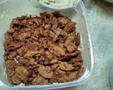 A picture of step 4 of Apple stone crumble crust.