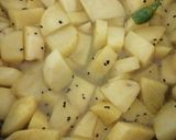 A picture of step 4 of Bengali Aloo posto.