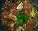 Foto langkah ke 3 dari resep Ayam gprek sambal lalap.