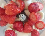 Foto del passaggio 1 della ricetta Ghiaccioli casalinghi 🍌🍓