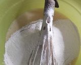 Foto langkah ke 4 dari resep Bolu pisang kukus no mixer.
