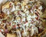 A picture of step 9 of Summer party Chicken and bacon nachos.