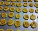 Foto langkah ke 6 dari resep Telur Rebus Corn Flakes (Kue Natal).