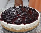 A picture of step 4 of Blue berry cheese cake.
