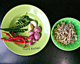 Foto langkah ke 1 dari resep Tumis Teri Bawang.