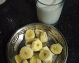 बनाना मिल्क शेक (Banana Milk Shake Recipe In Hindi) रेसिपी चरण 1 फोटो