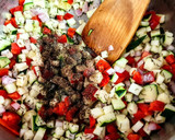 Foto del paso 2 de la receta: Bowl de quinua con vegetales🥒🌶️🧅crocantes...!