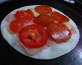 Foto del paso 2 de la receta: Sincronizadas casi pizza