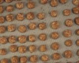 Foto langkah ke 5 dari resep Sago Palm cheese Ball - Gluten free.