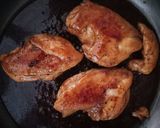 Hình bước làm 3 của món TERIYAKI CHICKEN DONBURI (Cơm gà sốt Teriyaki Nhật bản)