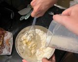 A picture of step 3 of Classic Crêpes.