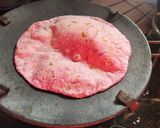बीट रूट ची चपाती(हेल्दी) (beetroot chi chapati recipe in marathi) रेसिपी स्टेप 2 फोटो 