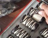 Foto langkah ke 9 dari resep 47. Choco Banana Roll Simple.
